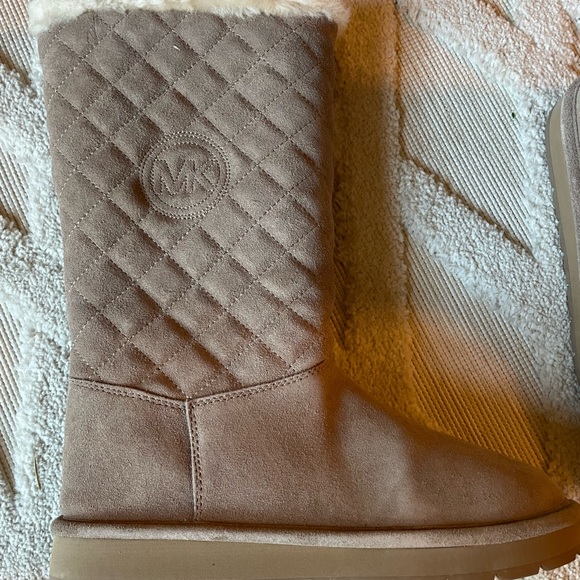 New Michael Kors Winter Boots 8M NWOT - Picture 6 of 13